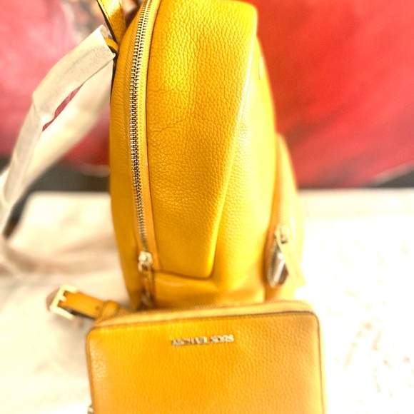 Michael Kors 2pak-BACKPACK /wallet - - Picture 10 of 16